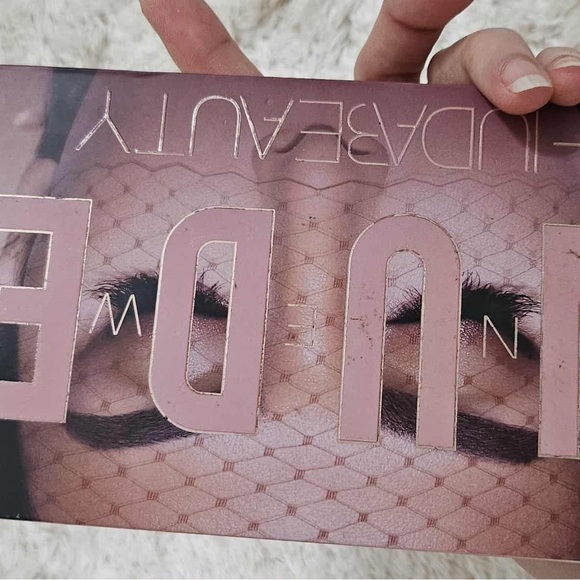 2 Eyes palettes Huda - Picture 3 of 5